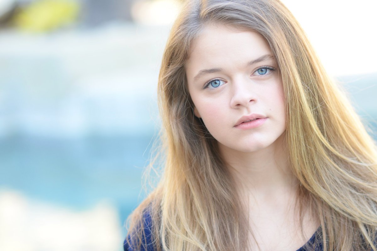 Kylie Rogers age, Birthday, Height, Net Worth, Family, Salary